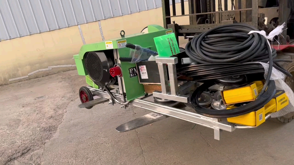 電動(dòng)繩鋸機(jī) 大功率無(wú)線遙控技術(shù)的革新與應(yīng)用